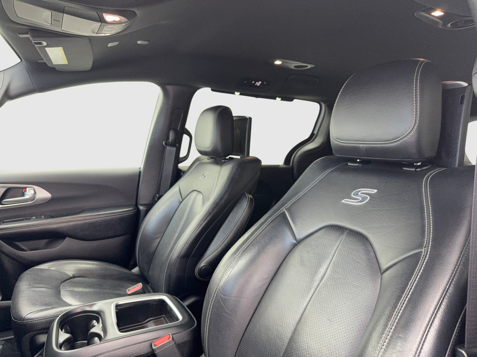 Used 2019 Chrysler Pacifica Touring-L Plus w/ S Appearance Package FWD image 15