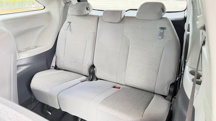 Used 2022 Toyota Sienna LE FWD image 25