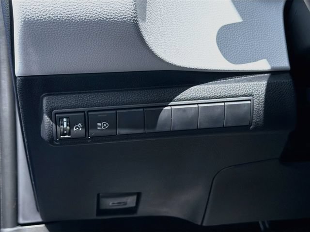 Used 2026 Toyota Corolla SE FWD image 10