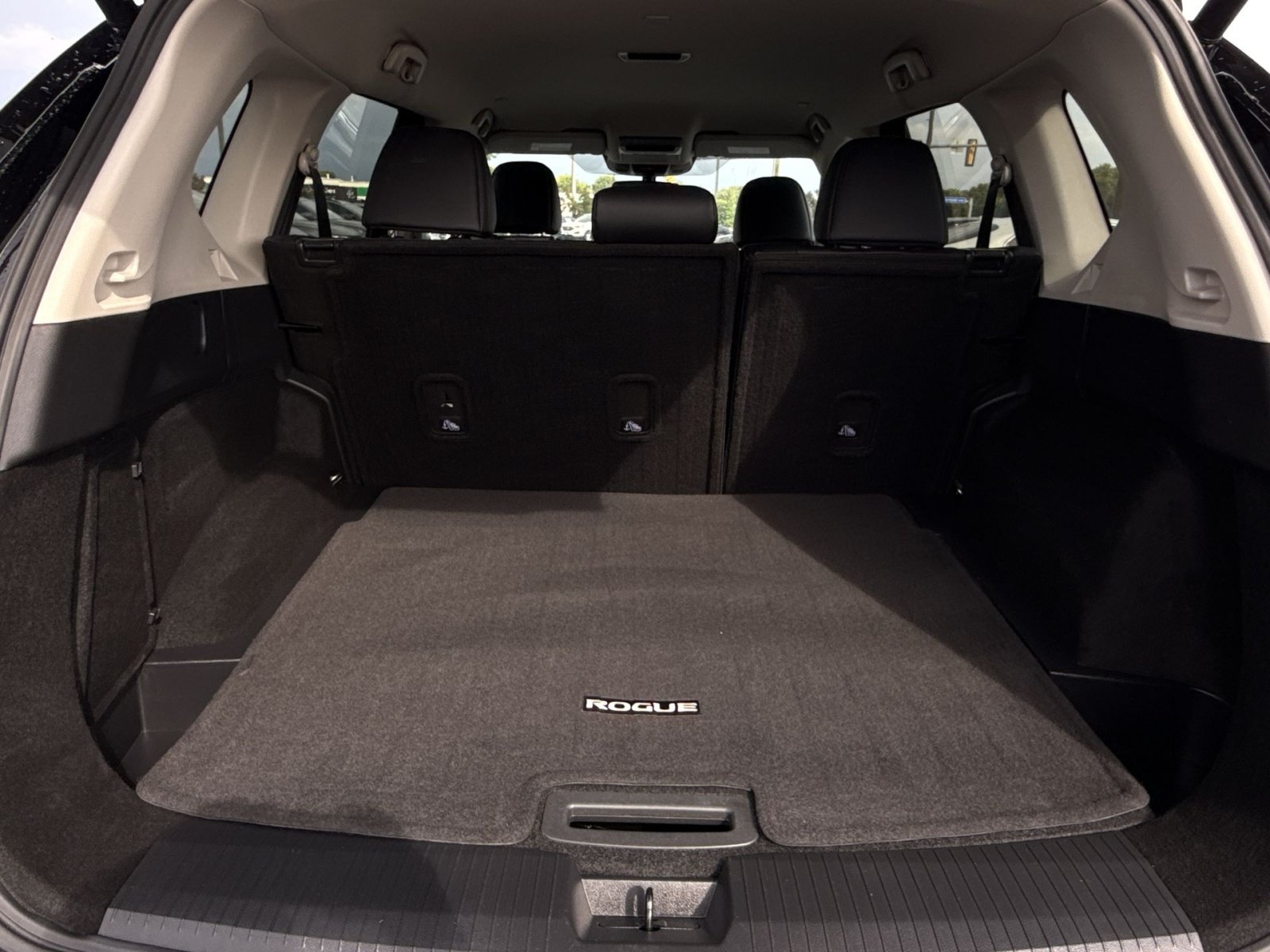 Used 2026 Nissan Rogue SL FWD image 26