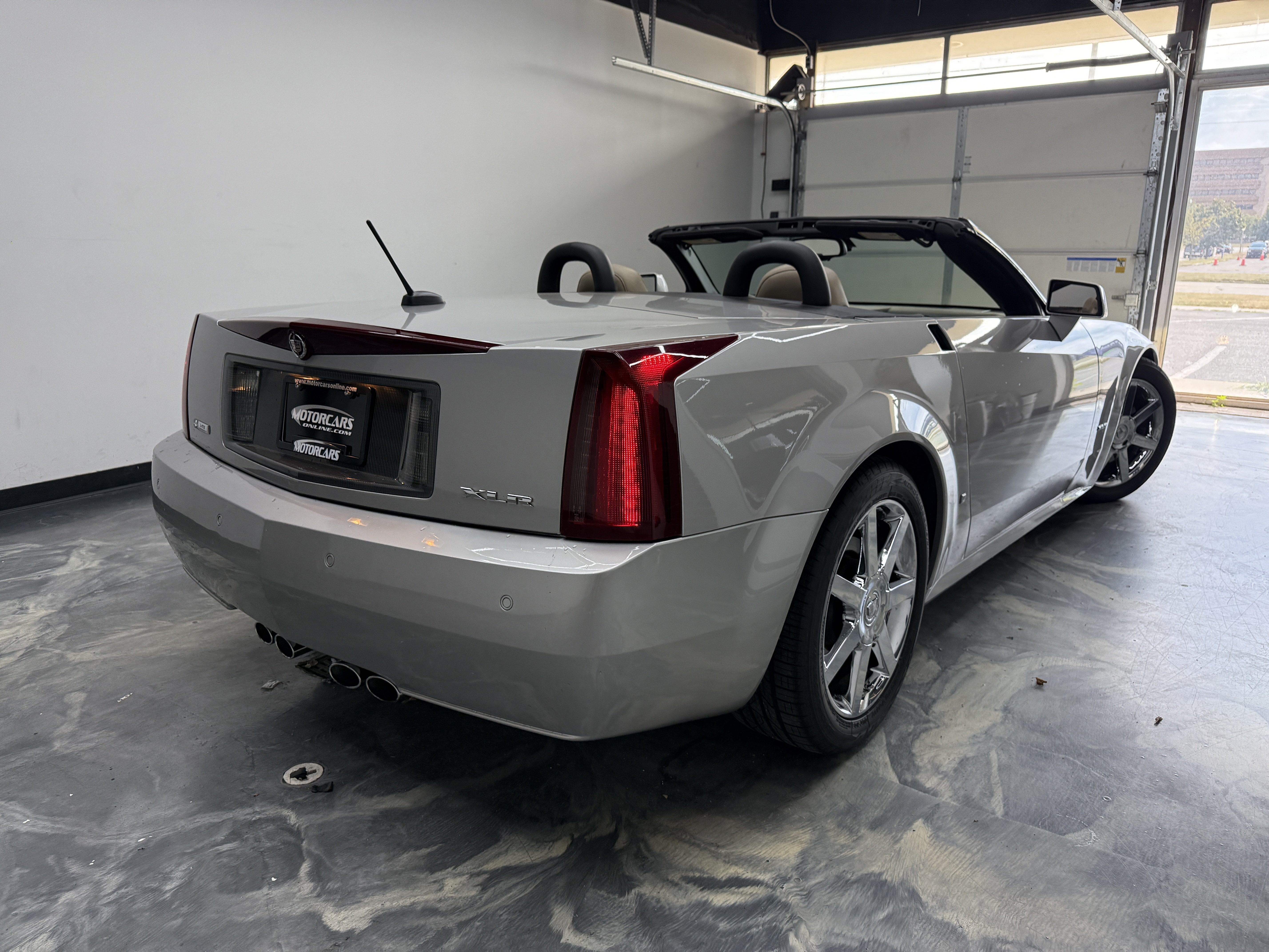Used 2008 Cadillac XLR RWD image 5