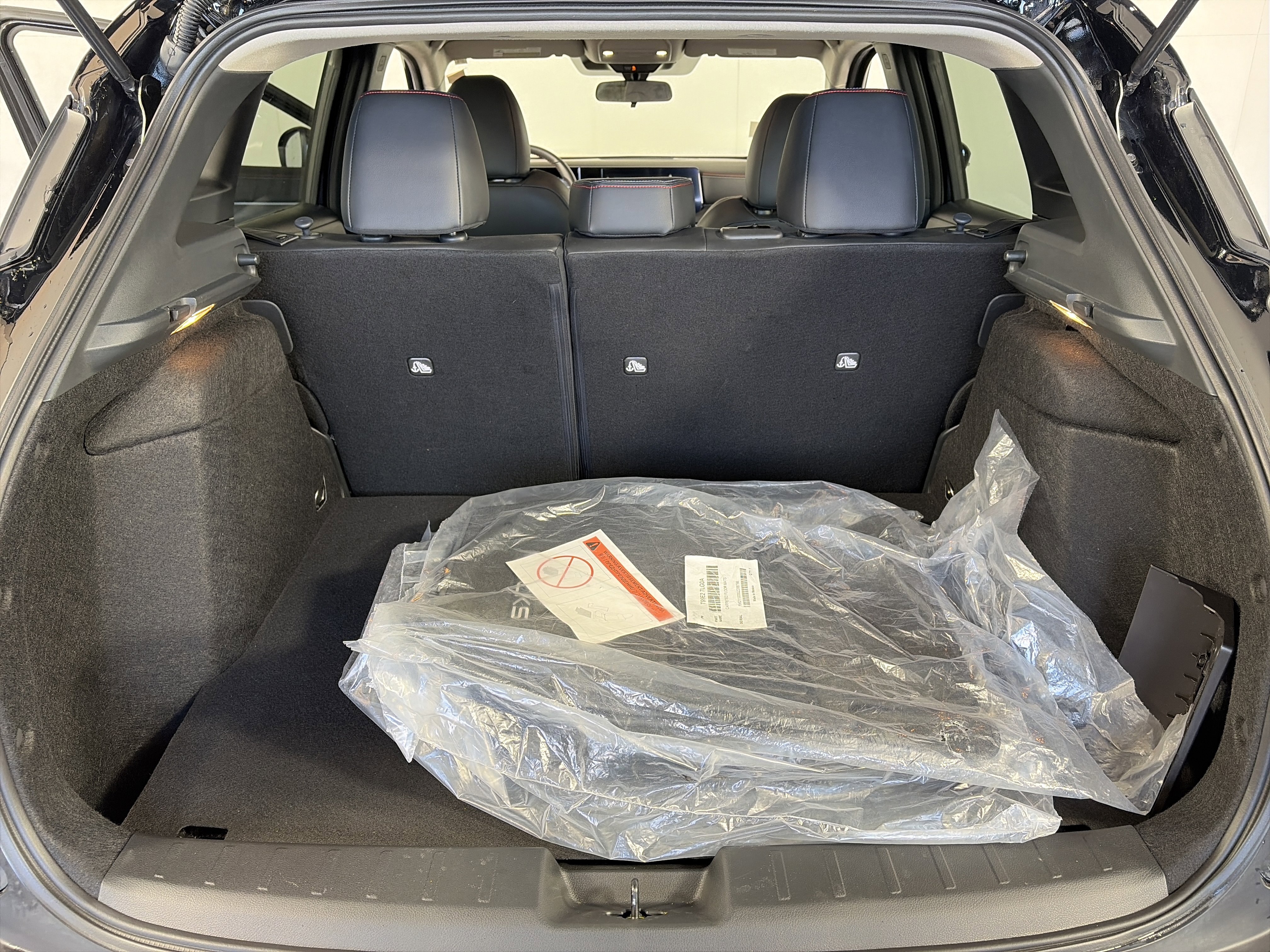 Used 2025 Nissan Kicks SR image 14