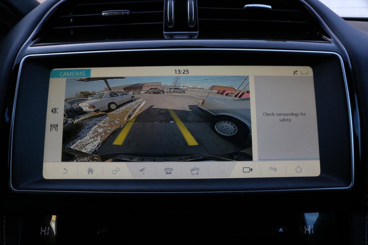 Used 2018 Jaguar F-PACE R-Sport AWD/4WD image 33