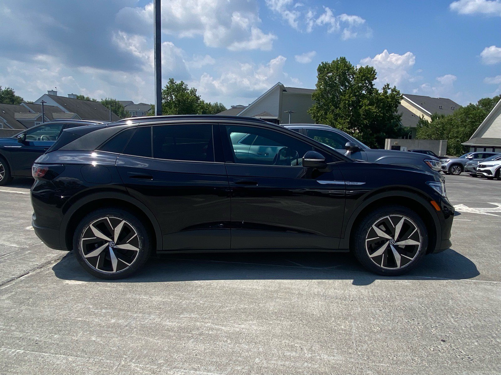 Certified 2023 Volkswagen ID.4 Pro S AWD/4WD image 2