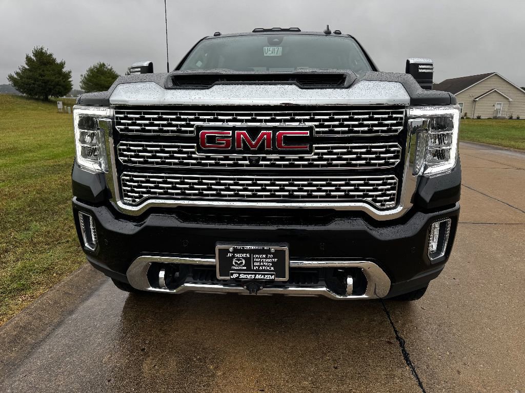 Used 2021 GMC Sierra 2500 Denali w/ Denali Black Diamond Edition image 3