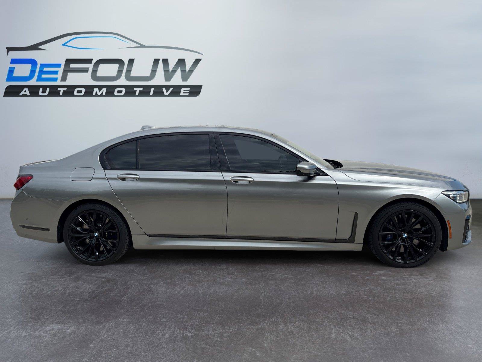 Used 2020 BMW M760i xDrive AWD/4WD image 12
