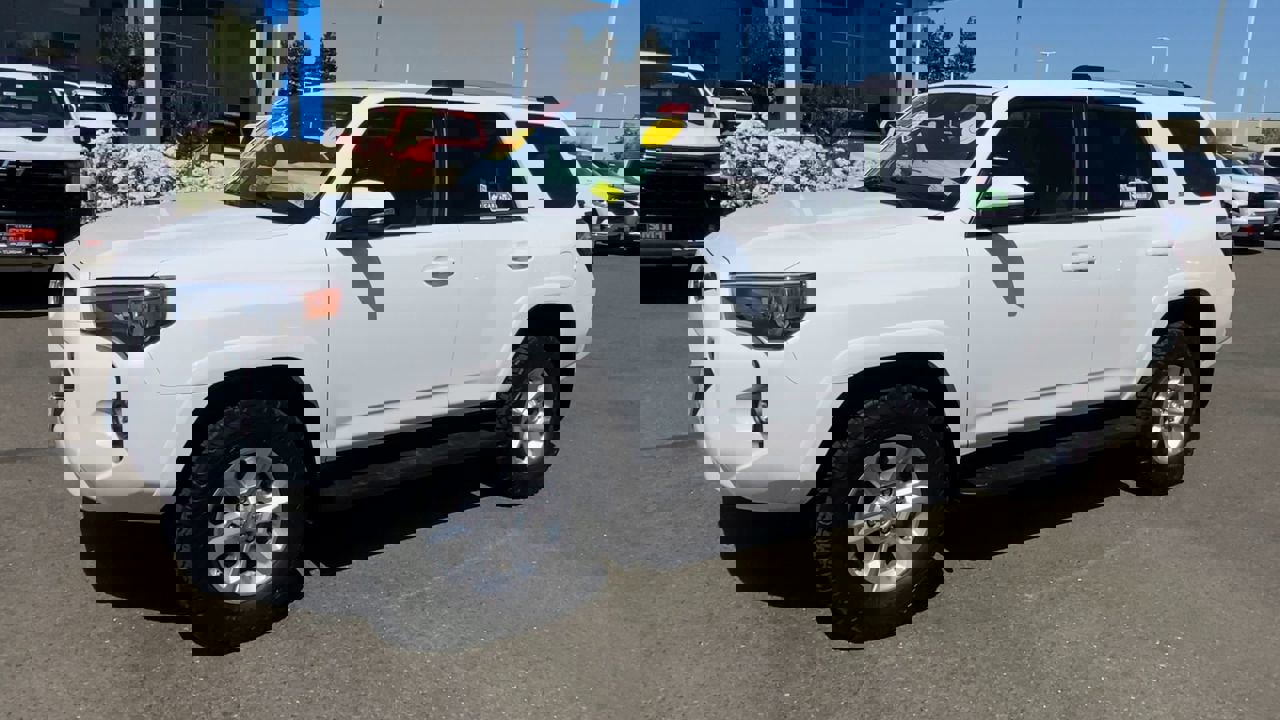 Used 2021 Toyota 4Runner SR5 Premium image 3