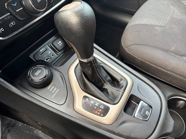 Used 2015 Jeep Cherokee Latitude image 28