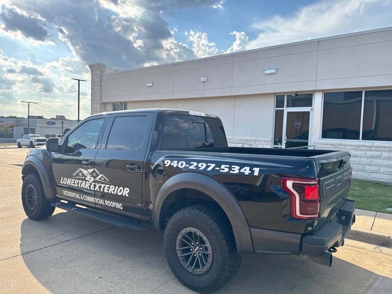 Used 2019 Ford F150 Raptor w/ Equipment Group 802A Luxury AWD/4WD image 6
