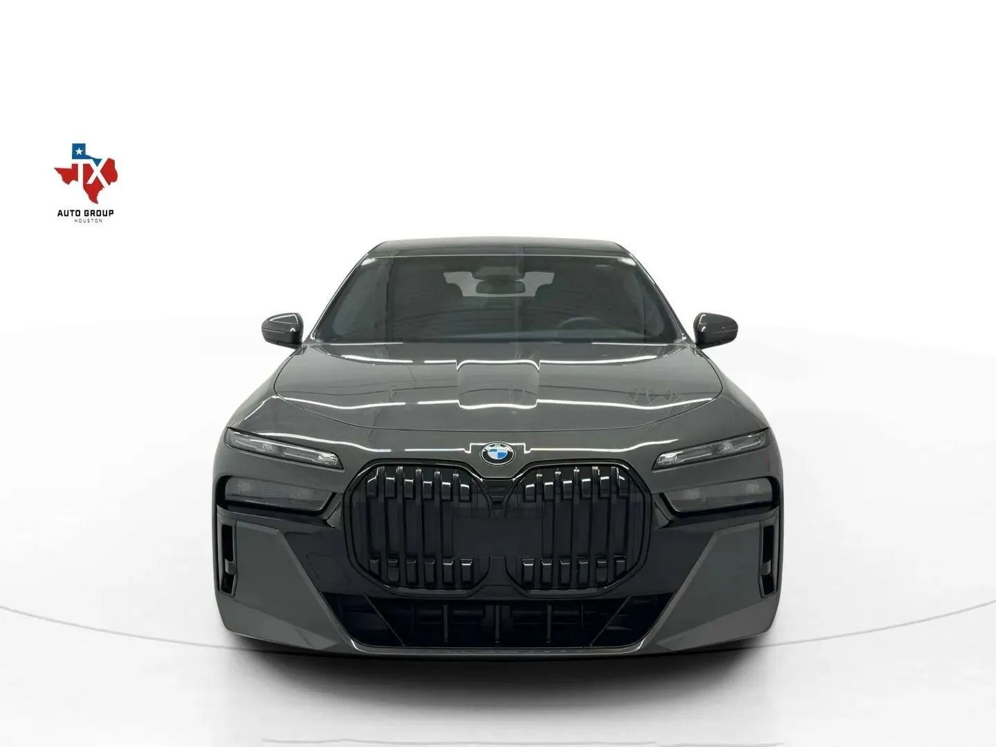 Used 2024 BMW 760i xDrive AWD/4WD image 9