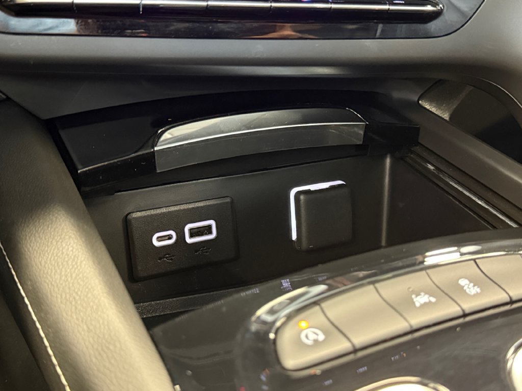 Used 2023 Buick Envision Essence FWD image 21