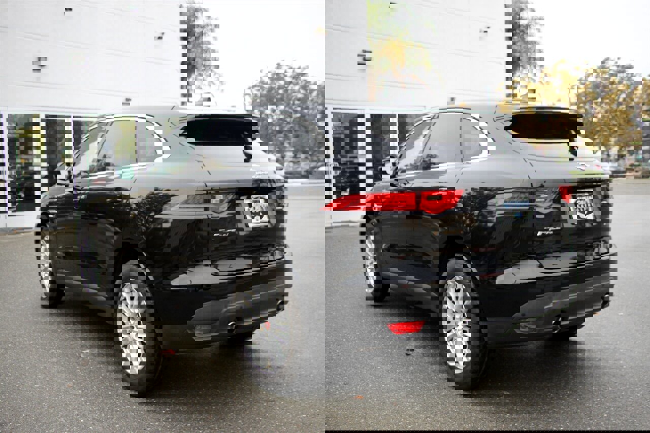 Used 2020 Jaguar F-PACE Prestige image 6