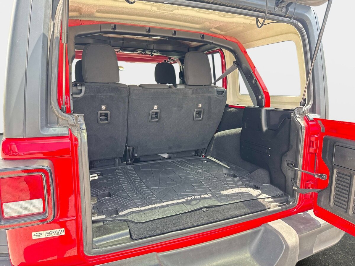 Used 2018 Jeep Wrangler Unlimited Sport S AWD/4WD image 9