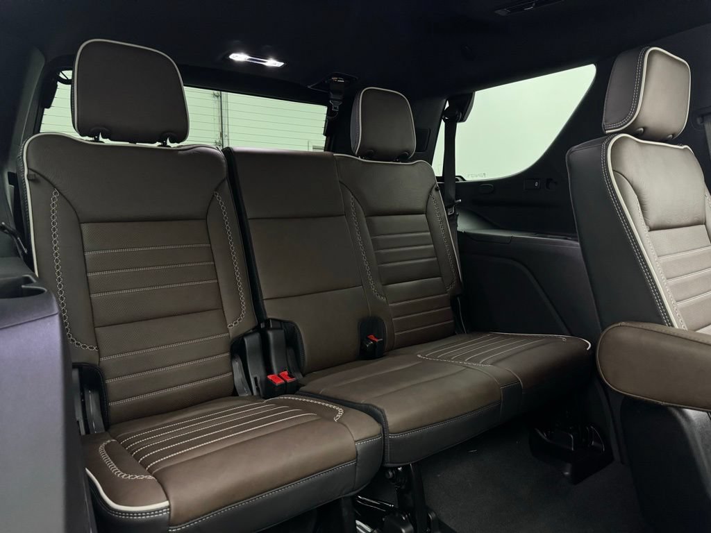 Used 2026 GMC Yukon Denali Ultimate AWD/4WD image 49
