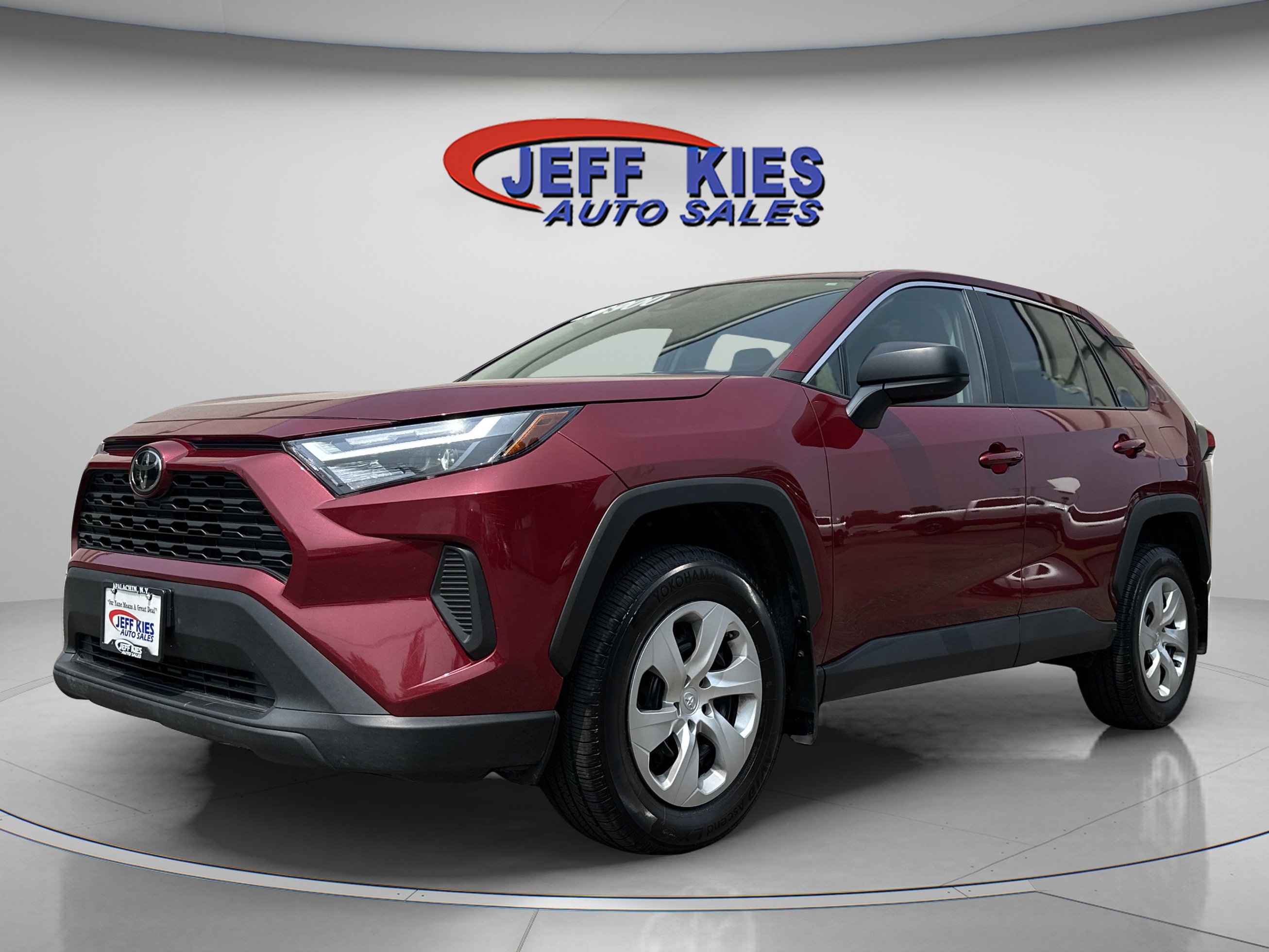 Used 2023 Toyota RAV4 LE image 1