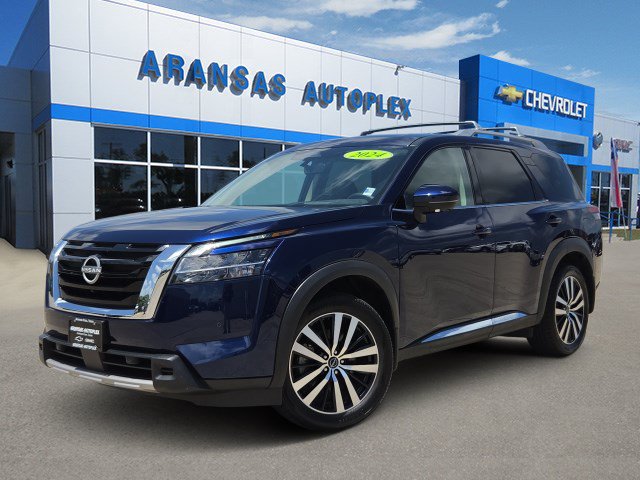 Used 2024 Nissan Pathfinder Platinum w/ Cargo Package