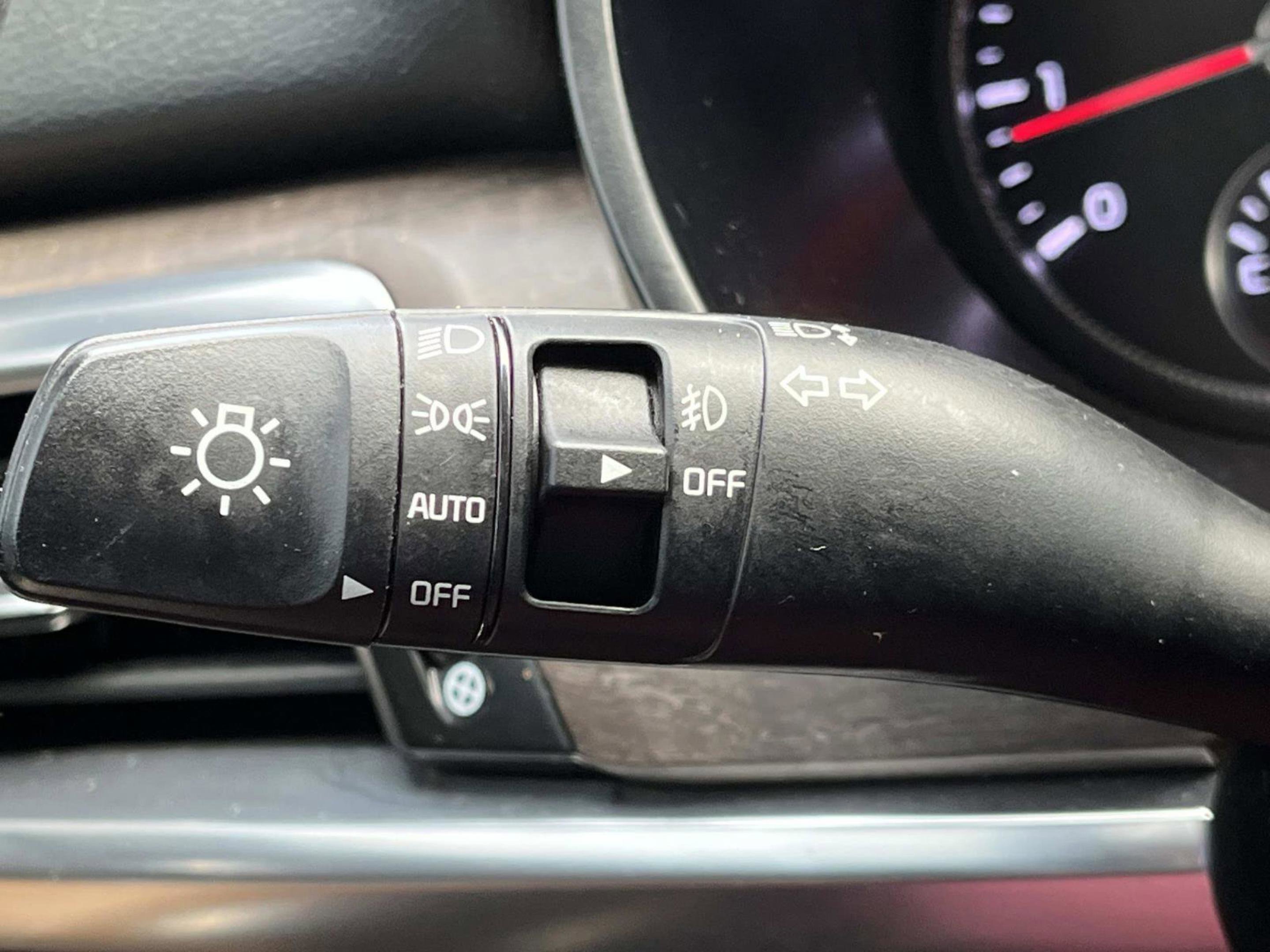 Used 2022 Kia Telluride SX w/ SX Prestige Package image 49