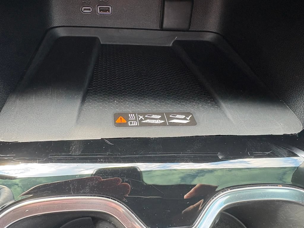 Used 2025 Chevrolet Traverse RS w/ LPO, Floor Liner Package FWD image 26