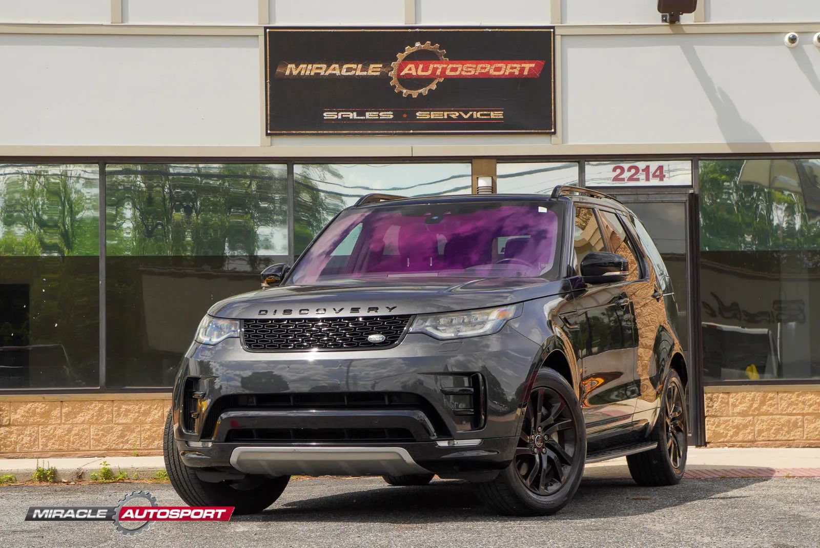 Used 2020 Land Rover Discovery Landmark AWD/4WD video 1