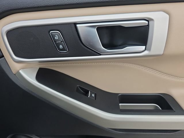 Certified 2021 Ford Explorer XLT w/ Equipment Group 202A image 4