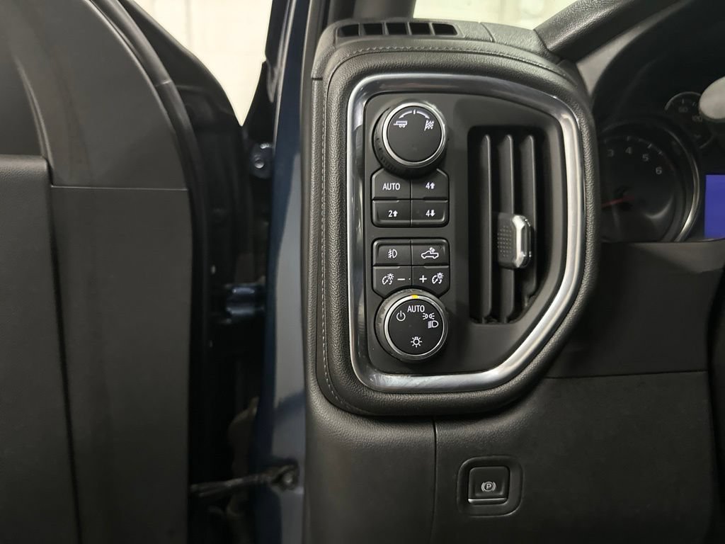 Used 2019 Chevrolet Silverado 1500 LT Trail Boss AWD/4WD image 32