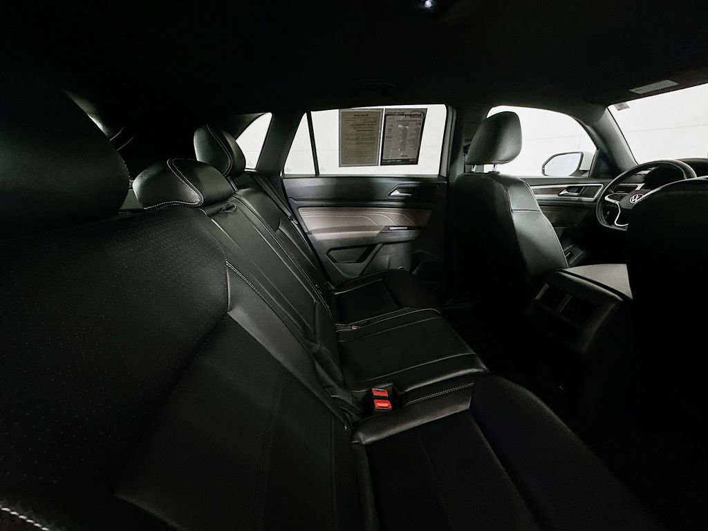 Used 2021 Volkswagen Atlas Cross Sport SE image 27