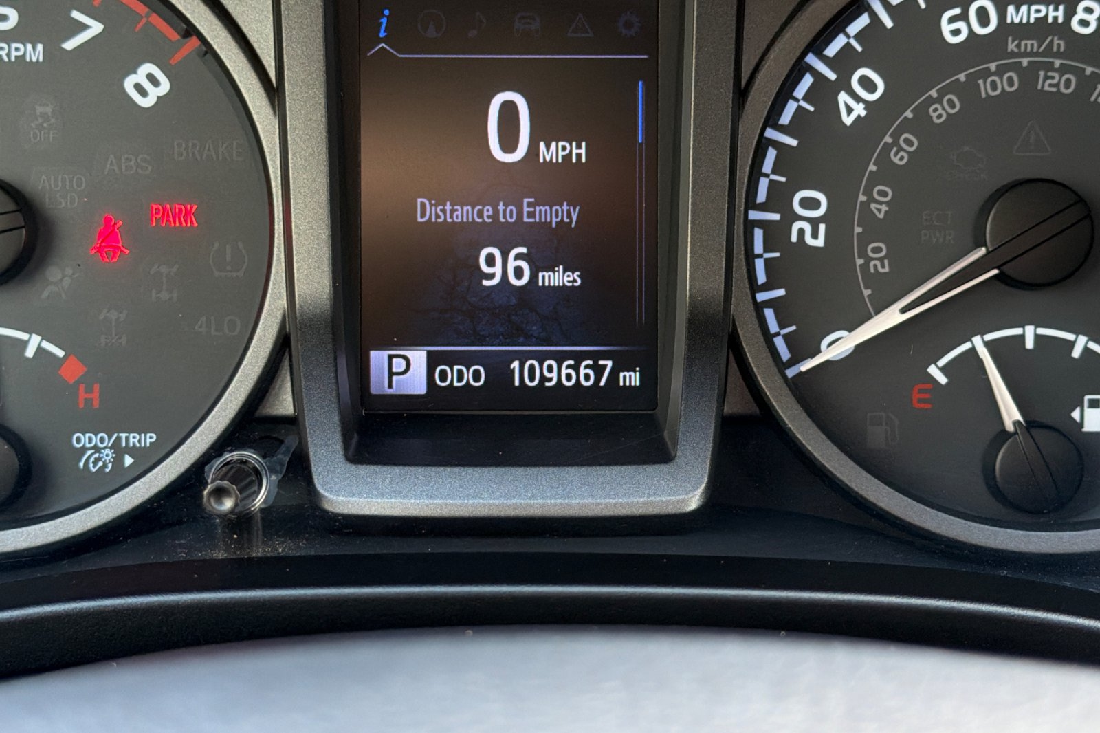 Used 2016 Toyota Tacoma TRD Sport w/ Premium & Technology Package RWD image 25
