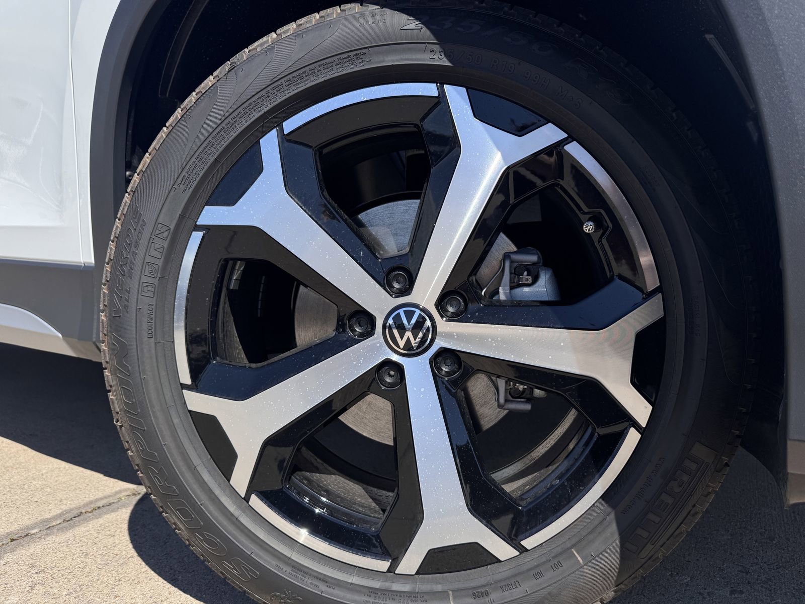 New 2026 Volkswagen Tiguan SE image 10