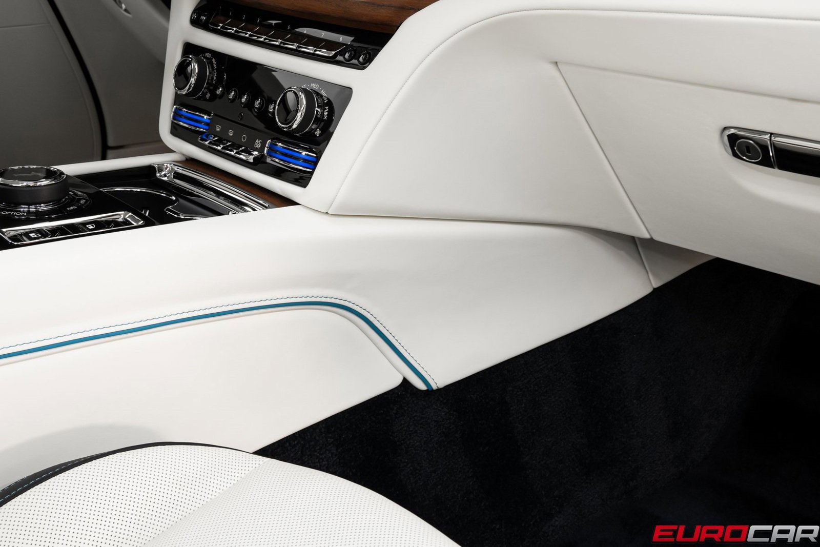 Used 2024 Rolls-Royce Spectre image 29