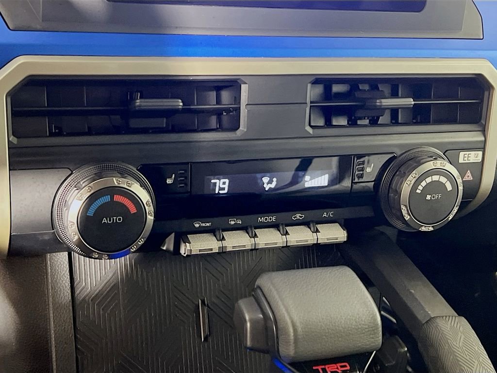 Certified 2025 Toyota Tacoma TRD Off-Road AWD/4WD image 15