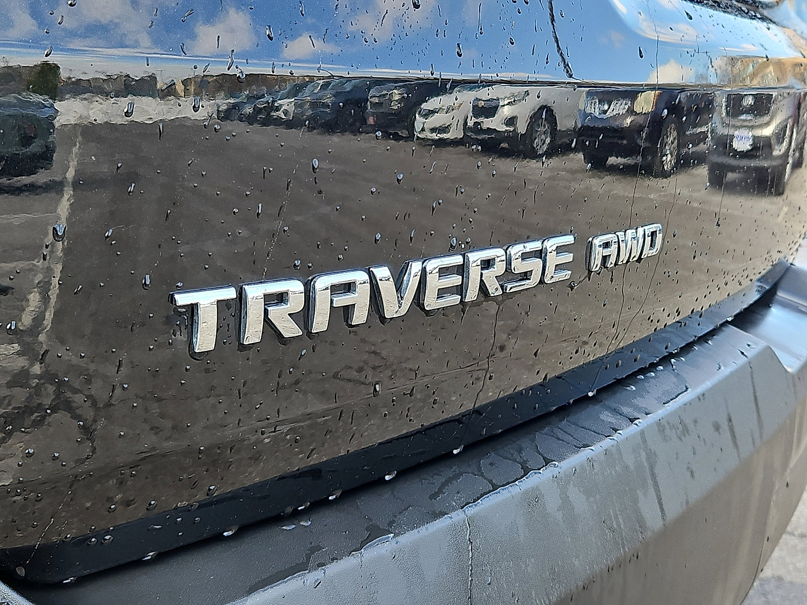 Certified 2023 Chevrolet Traverse LS w/ LPO, Floor Liner Package image 6