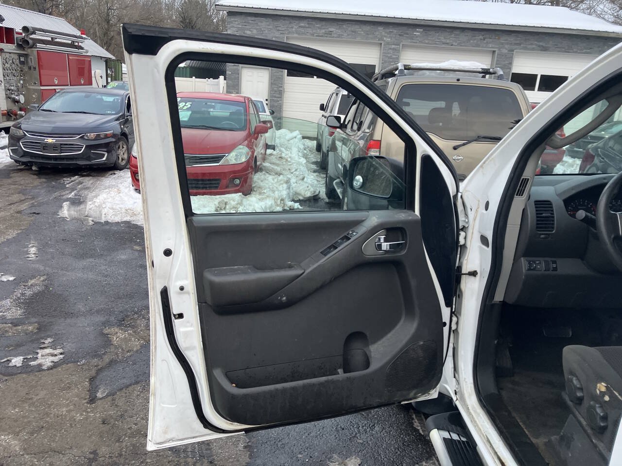 Used 2005 Nissan Frontier NISMO RWD image 17