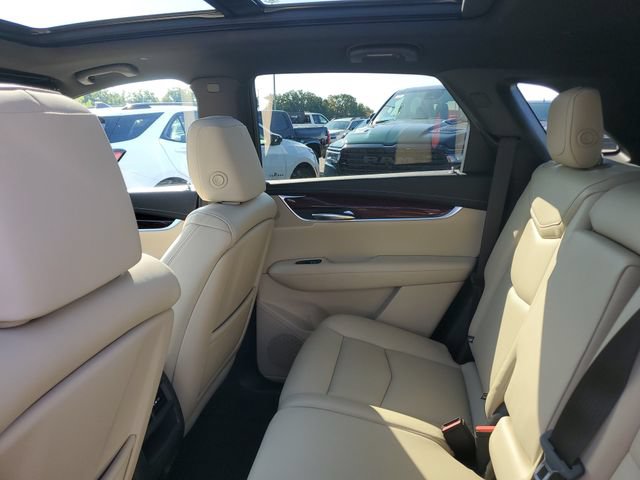 Certified 2018 Cadillac XT5 Luxury w/ Driver Awareness Package FWD image 9