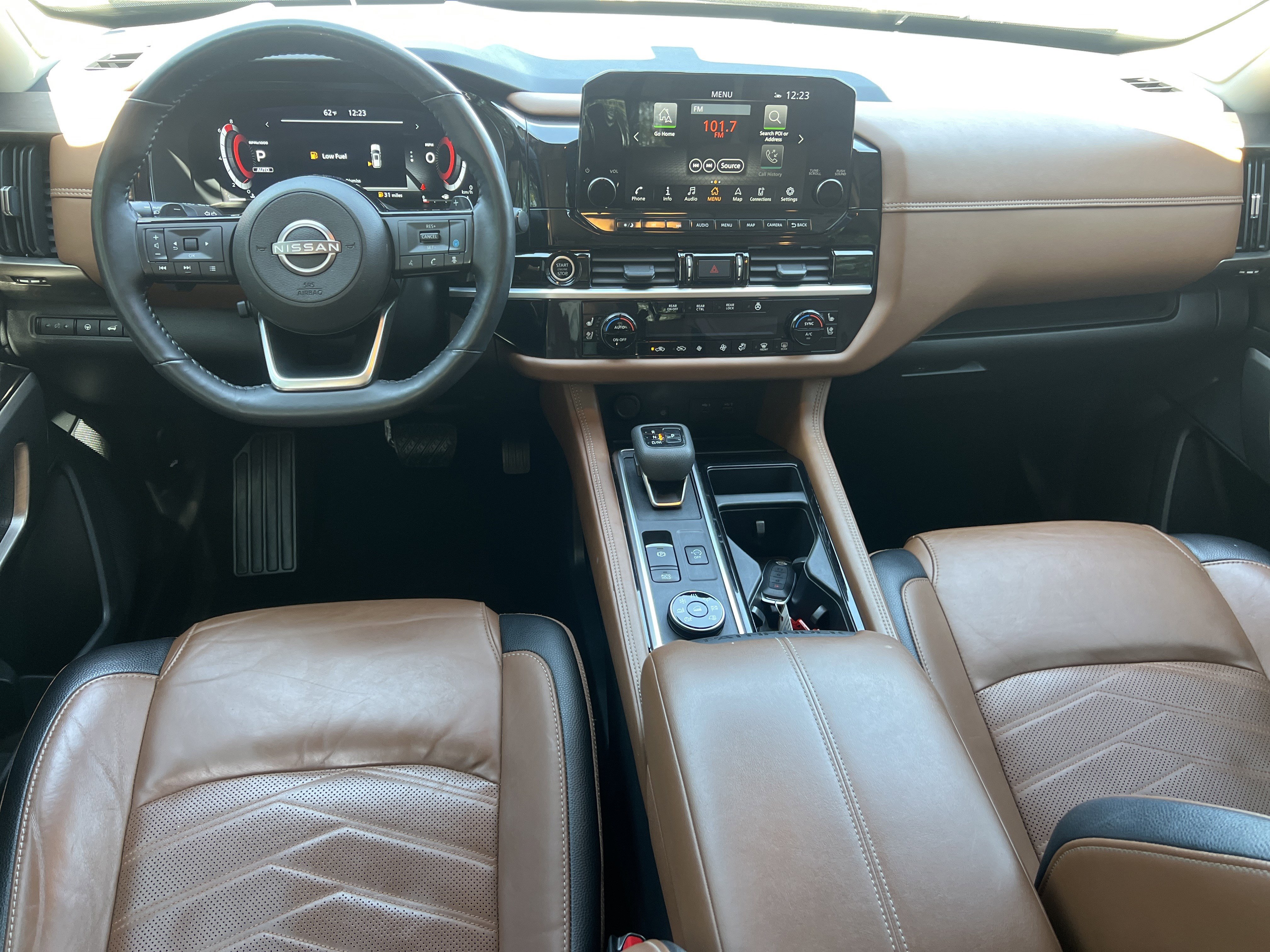 Used 2024 Nissan Pathfinder Platinum w/ Cargo Package image 30