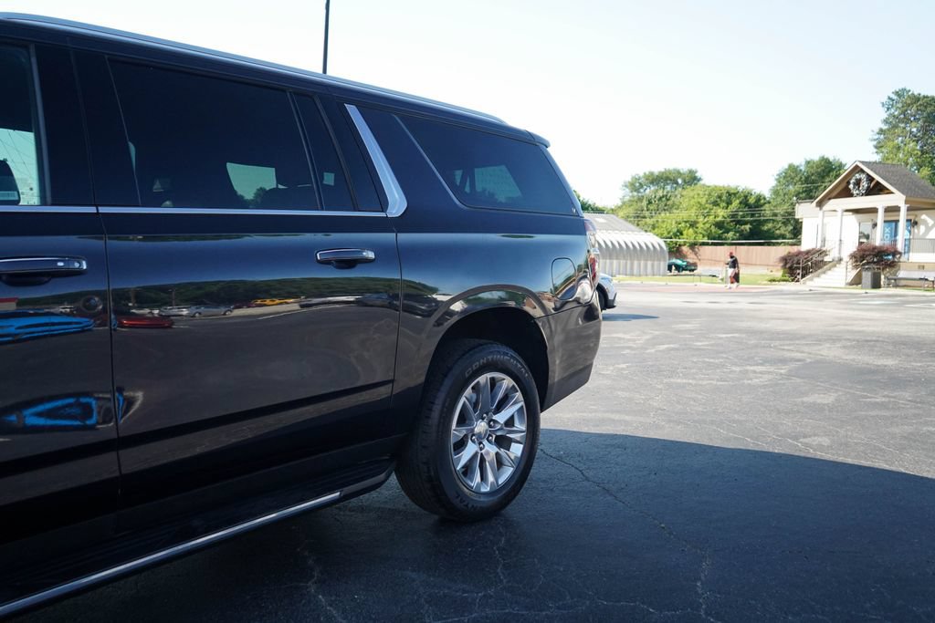 Used 2023 Chevrolet Suburban Premier AWD/4WD image 22