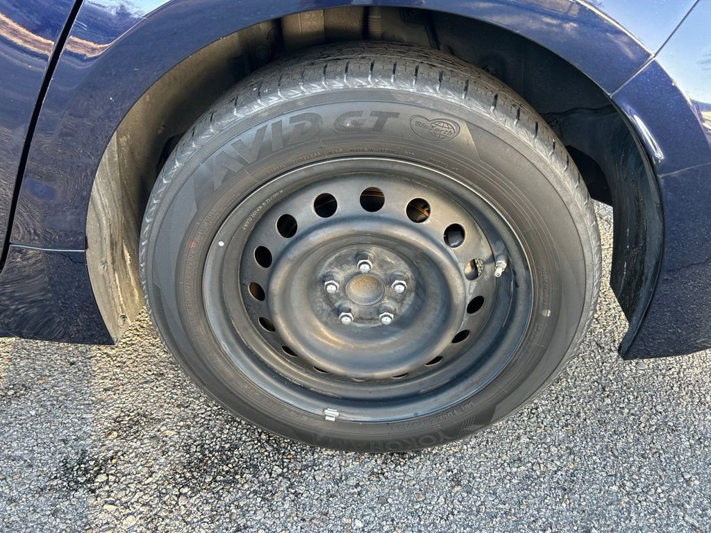 Used 2022 Toyota Corolla LE image 9