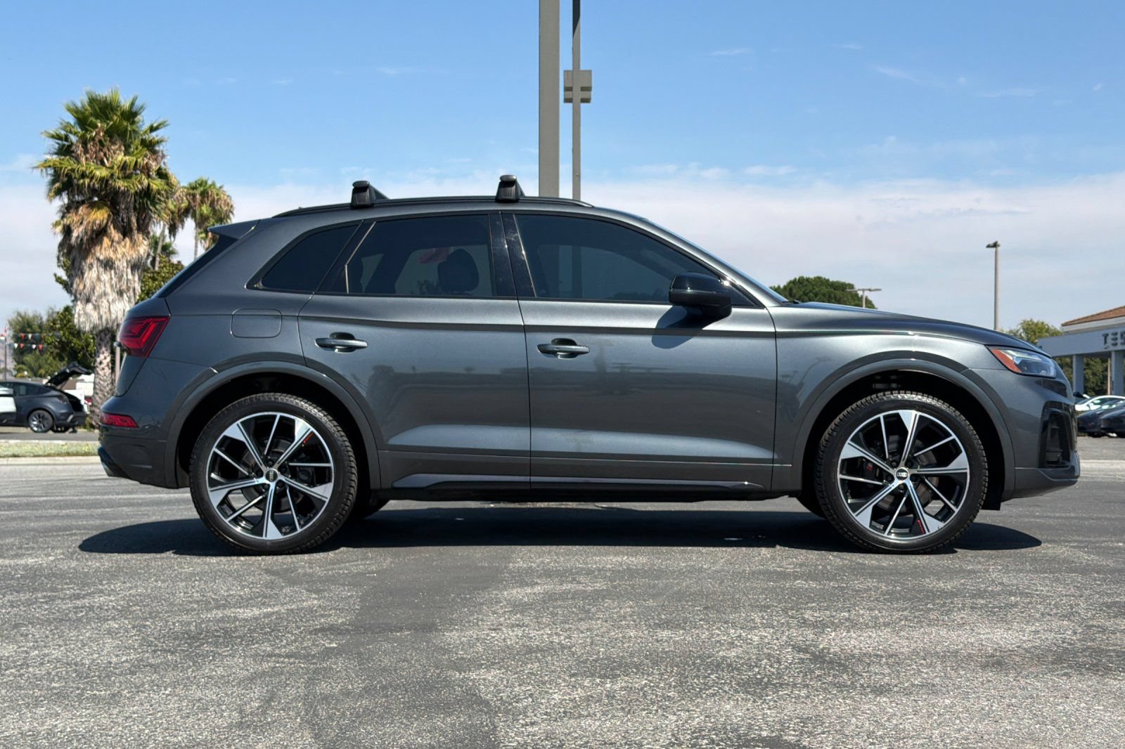 Used 2021 Audi SQ5 Premium Plus w/ Premium Plus Package AWD/4WD image 3