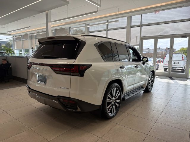 Certified 2026 Lexus LX 700h Luxury w/ Appearance Package AWD/4WD image 4