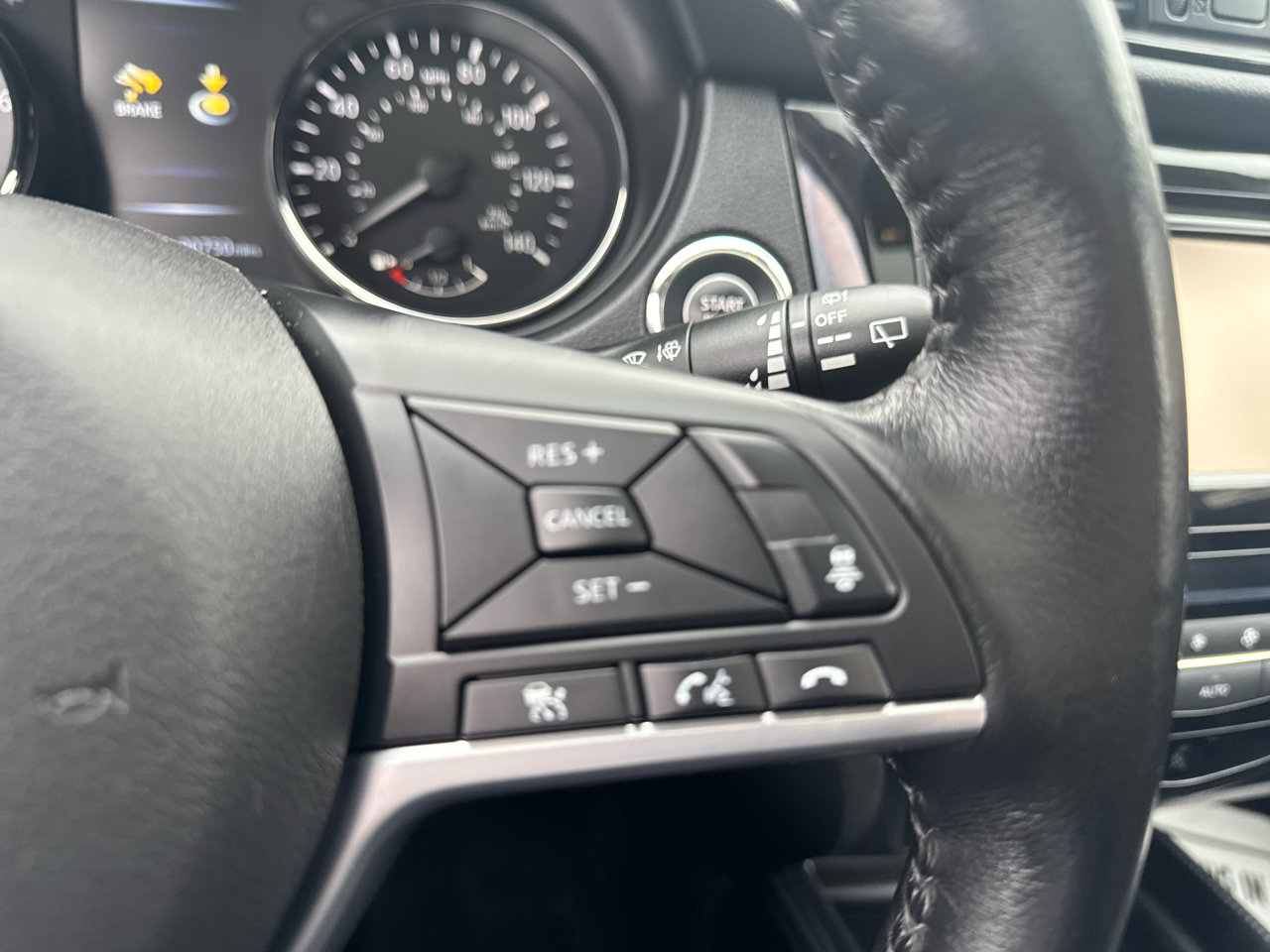 Used 2017 Nissan Rogue SL w/ SL Premium Package image 27