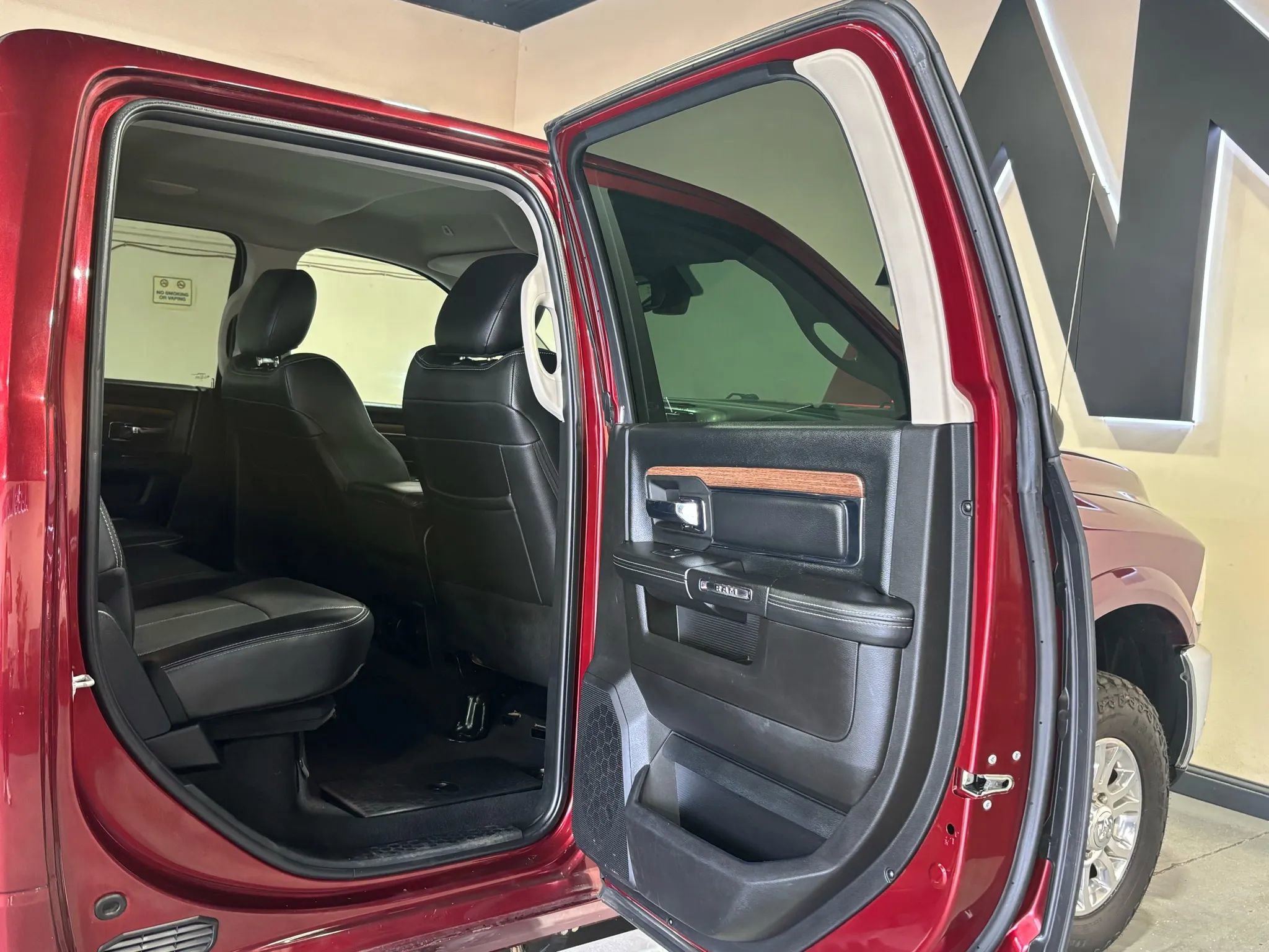 Used 2018 RAM 2500 Laramie AWD/4WD image 14