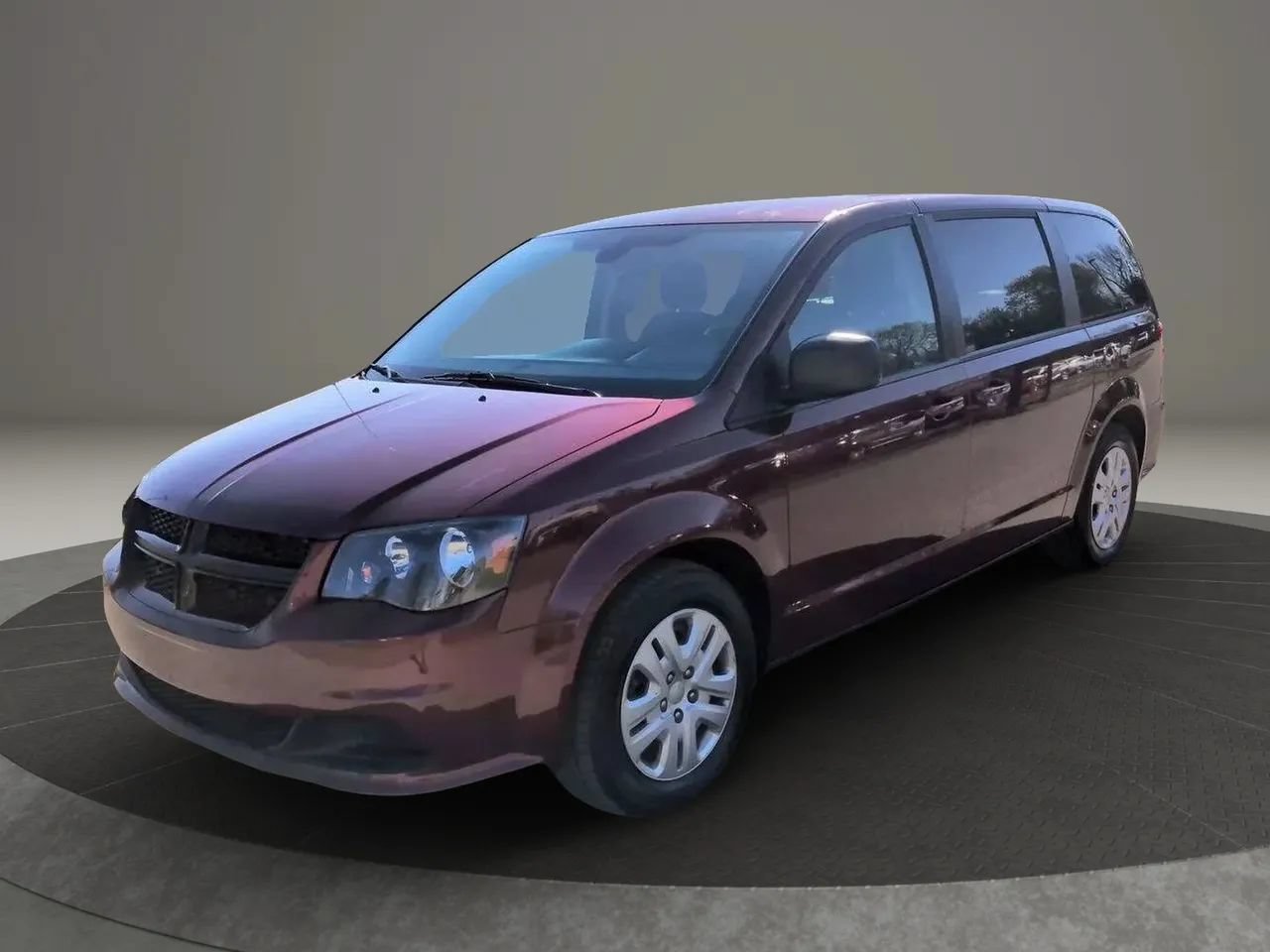 Used 2018 Dodge Grand Caravan SE FWD image 3