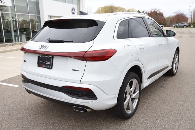Used 2025 Audi Q5 Premium Plus w/ Premium Plus AWD/4WD image 3