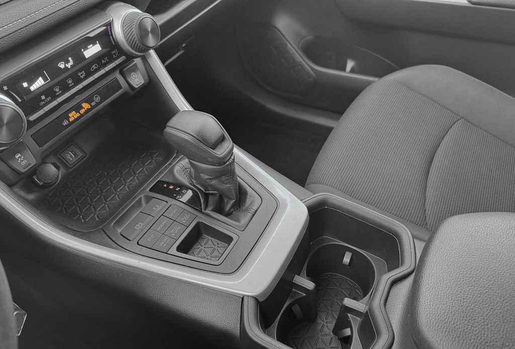 Used 2024 Toyota RAV4 LE image 23