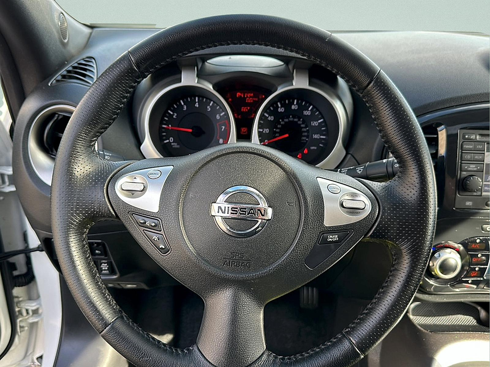 Used 2014 Nissan Juke SL AWD/4WD image 15