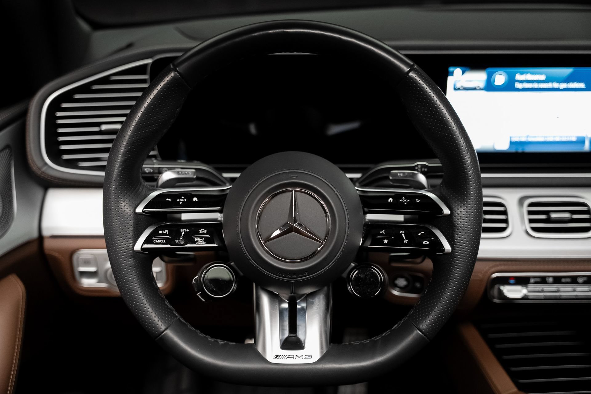 Used 2025 Mercedes-Benz GLE 53 AMG 4MATIC w/ Driver Assistance Package image 46
