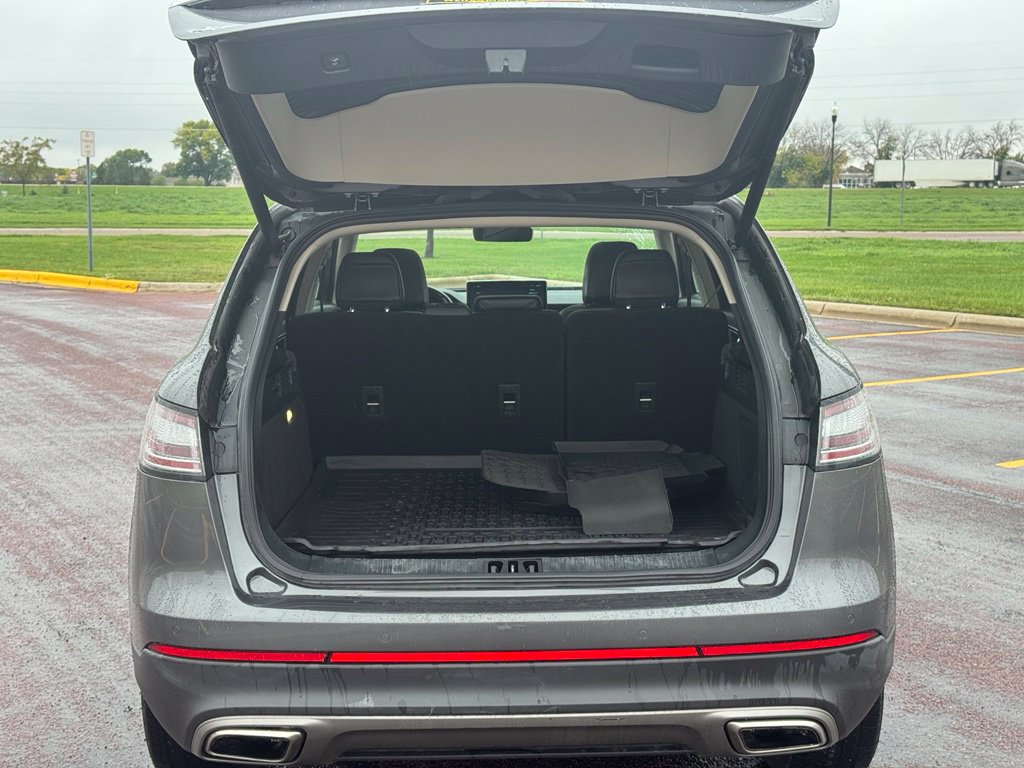 Used 2023 Lincoln Nautilus Reserve AWD/4WD image 36