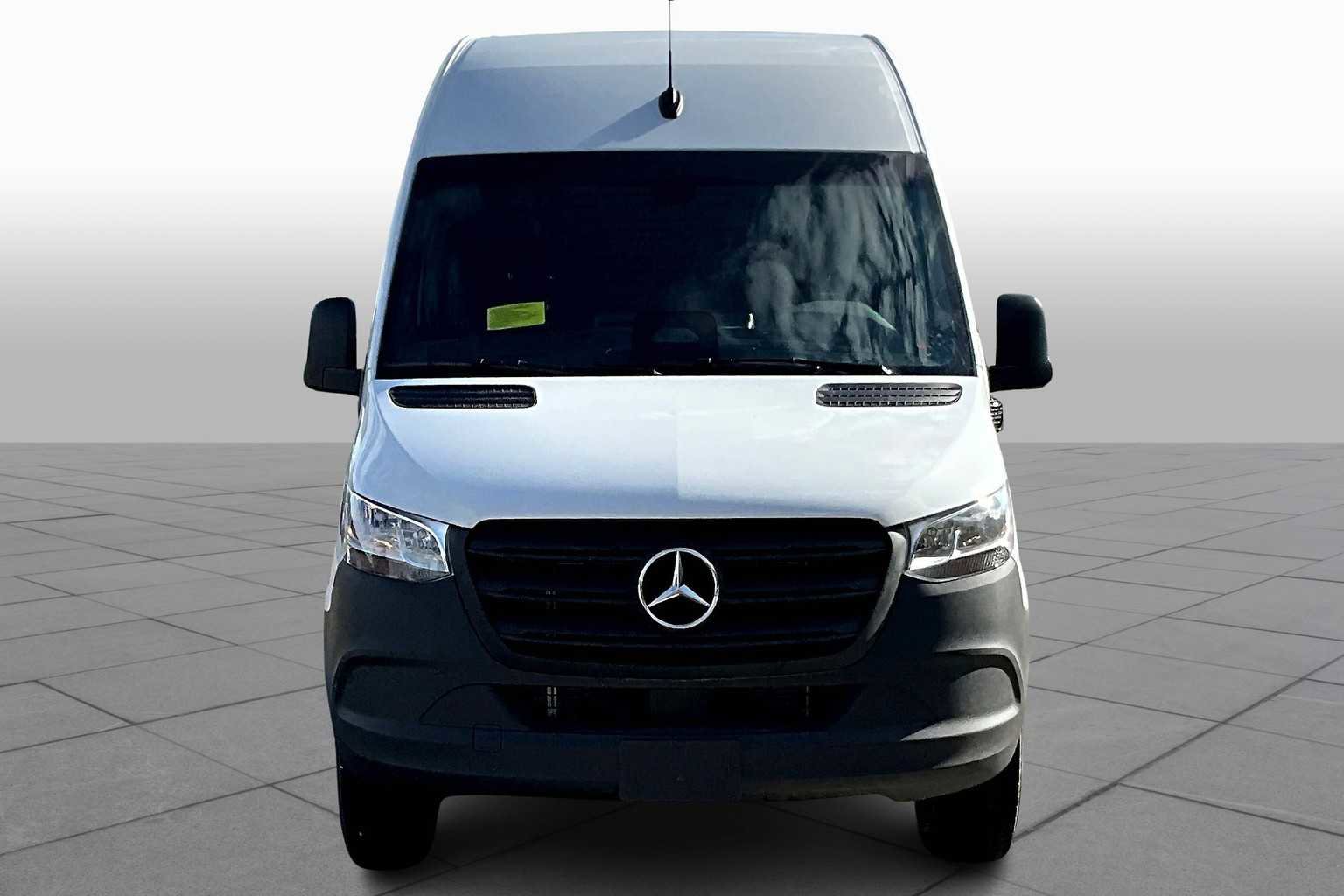 New 2025 Mercedes-Benz Sprinter 2500 image 2