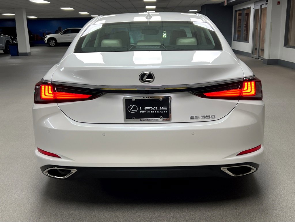 New 2025 Lexus ES 350 w/ Premium Package image 6
