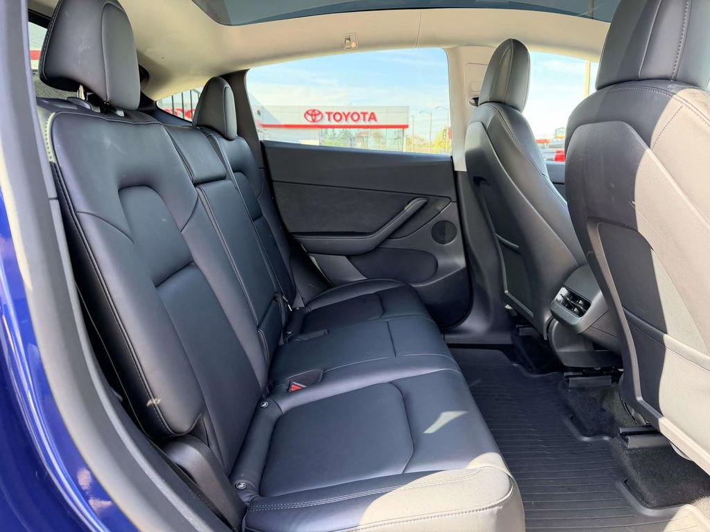 Used 2022 Tesla Model Y Performance image 14