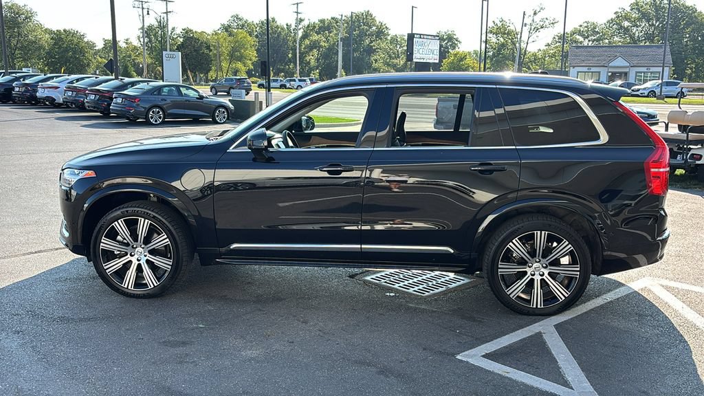Certified 2025 Volvo XC90 T8 Plus AWD/4WD image 3